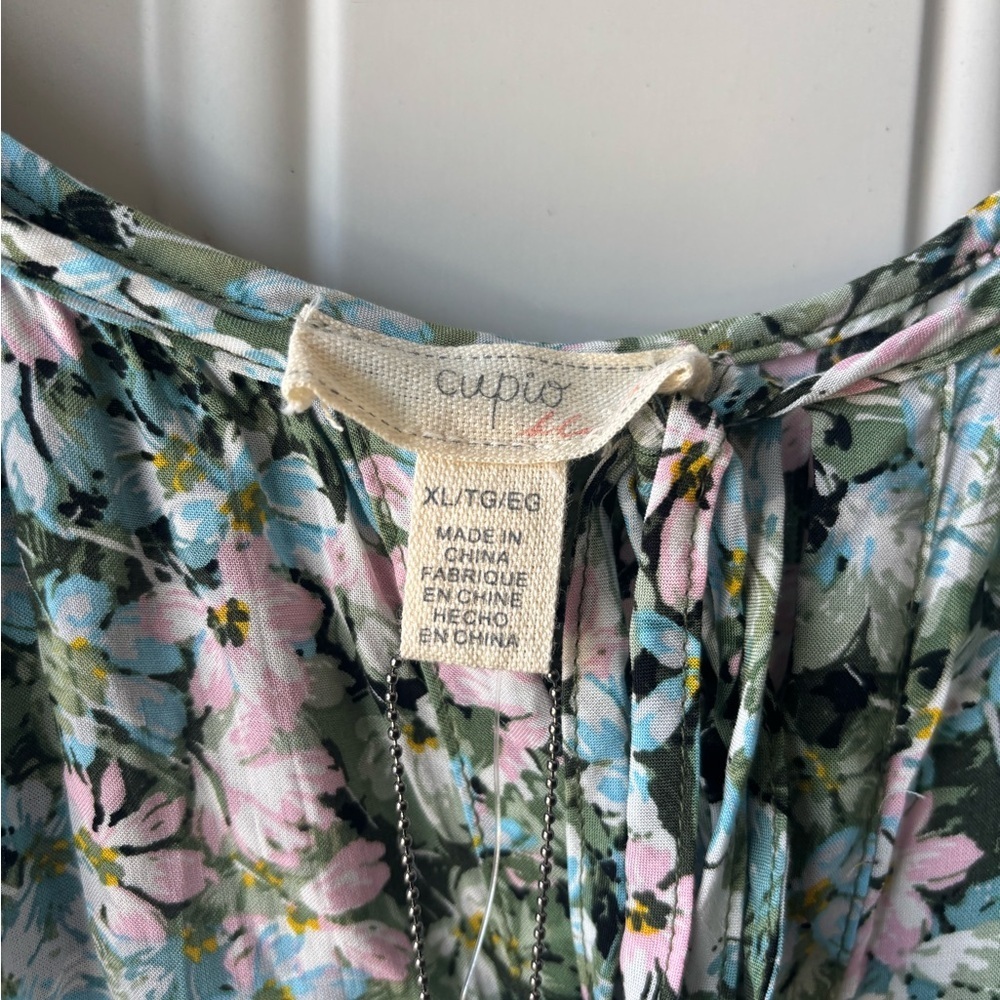Floral Print Women's Blouse in Green - Picture 2 of 8